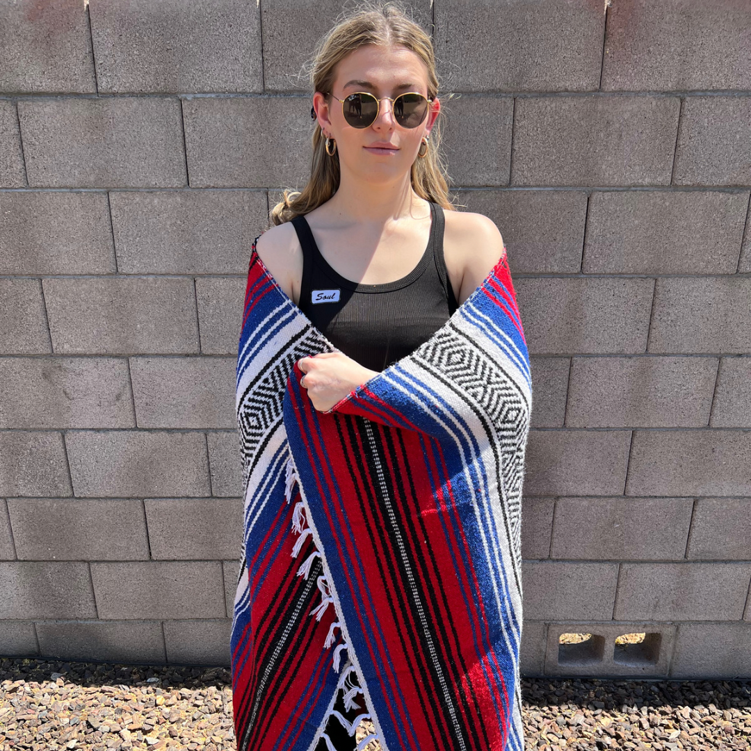 Wrap Yourself in Love Falsa Blanket